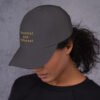 gorra essential and different