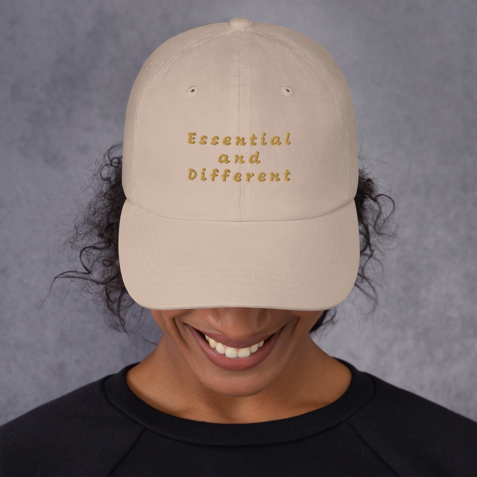 gorra essential and different
