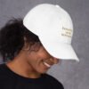 gorra essential and different
