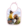 Babero personalizado con foto, cinta rosa (imagen de ejemplo) Babero de bebé con una foto de mamá y su bebé impresa y cinta rosa para atar al cuello (imagen de ejemplo)