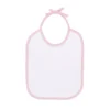 Babero personalizado en blanco con cinta rosa Babero de bebé en blanco con ribete y cinta rosa, antes de personalizar (imagen creada con IA)