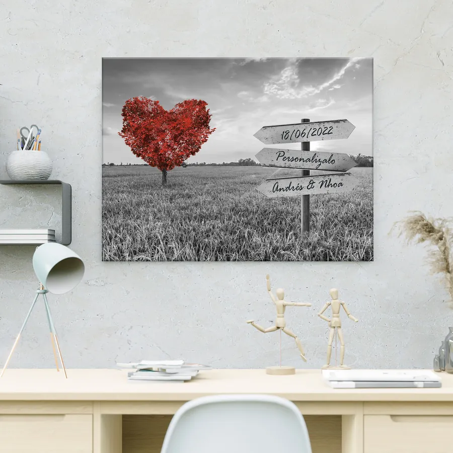 Cuadro con texto personalizado · árbol rojo en blanco y negro (ambiente) Cuadro con texto personalizado colgado en la pared: árbol rojo en blanco y negro con cartel para tu frase