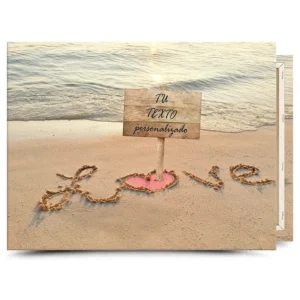 Cuadro en lienzo con texto personalizado: Love escrito en la arena con cartel para tu frase